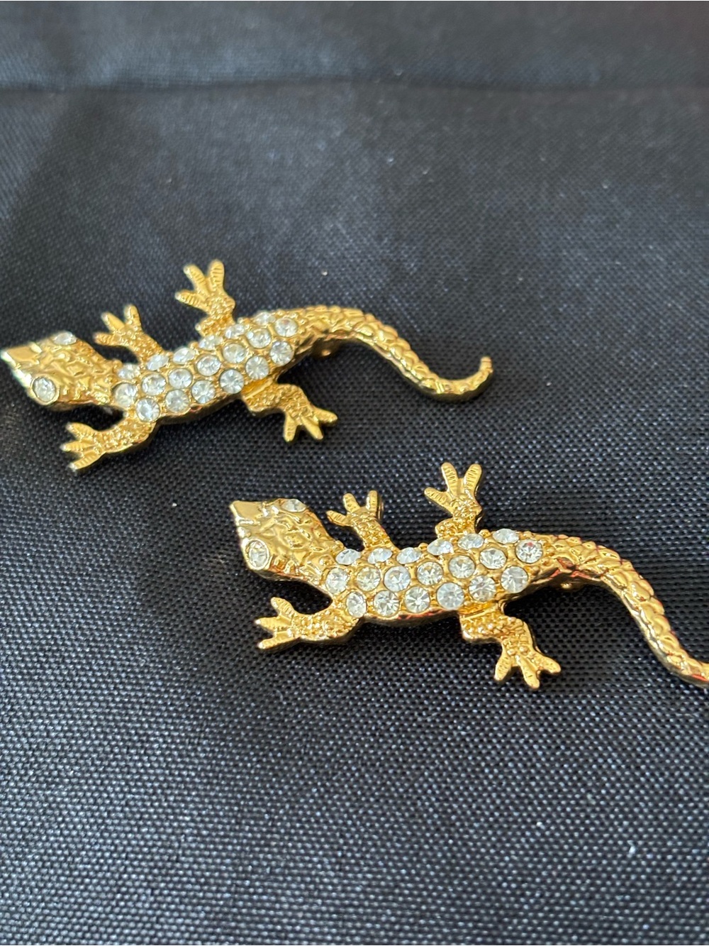 Gold Crystal Gecko Reptile Brooch - Decorative Pet-Themed Accent